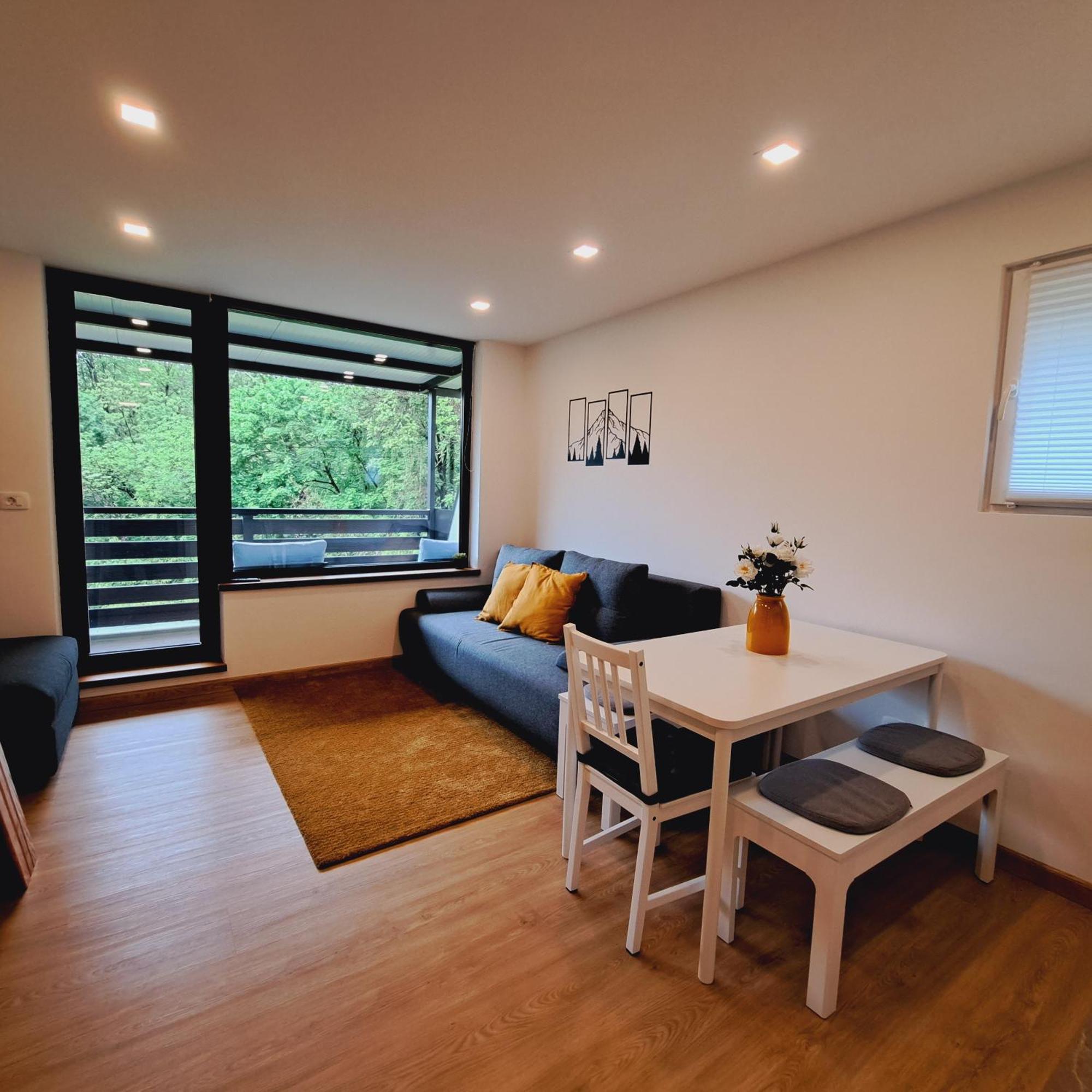 Bovecenter Apartments Kaninska Vas ภายนอก รูปภาพ